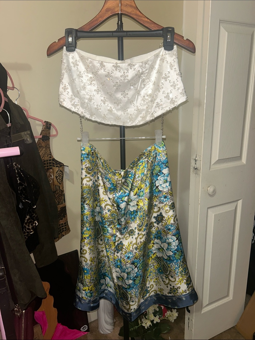 100% Silk Floral A-Line Skirt in Blue & Green size 4 Plus Satin SequinShirt S/M